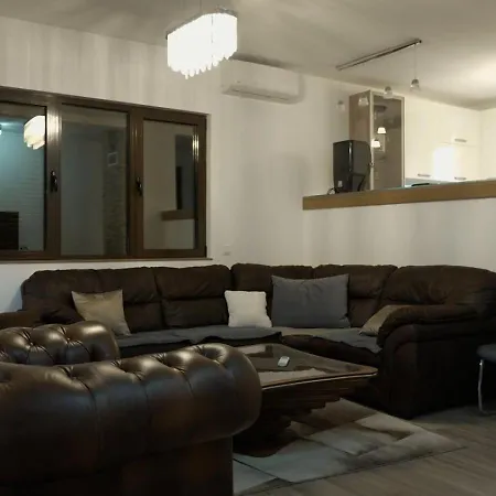 Villa River House *