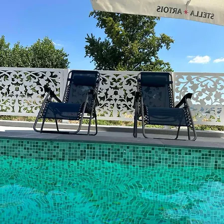 Villa River House